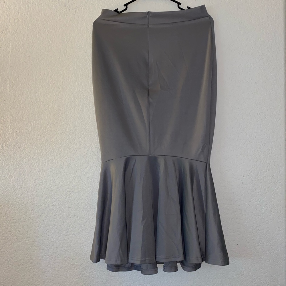Fitted Ruffle-End Skirt - Picture 2 of 2